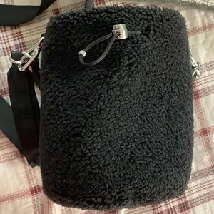 Lululemon Sherpa Bucket Bag